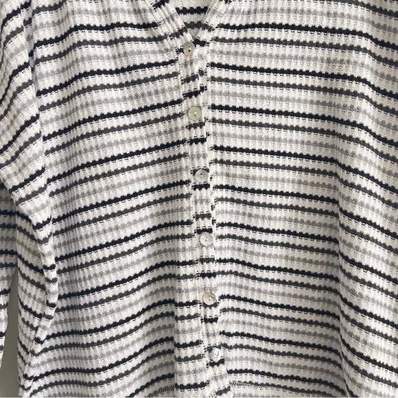 Daytrip Buckle Stripes V-Neck button up striped cardigan women’s size large - Picture 5 of 6